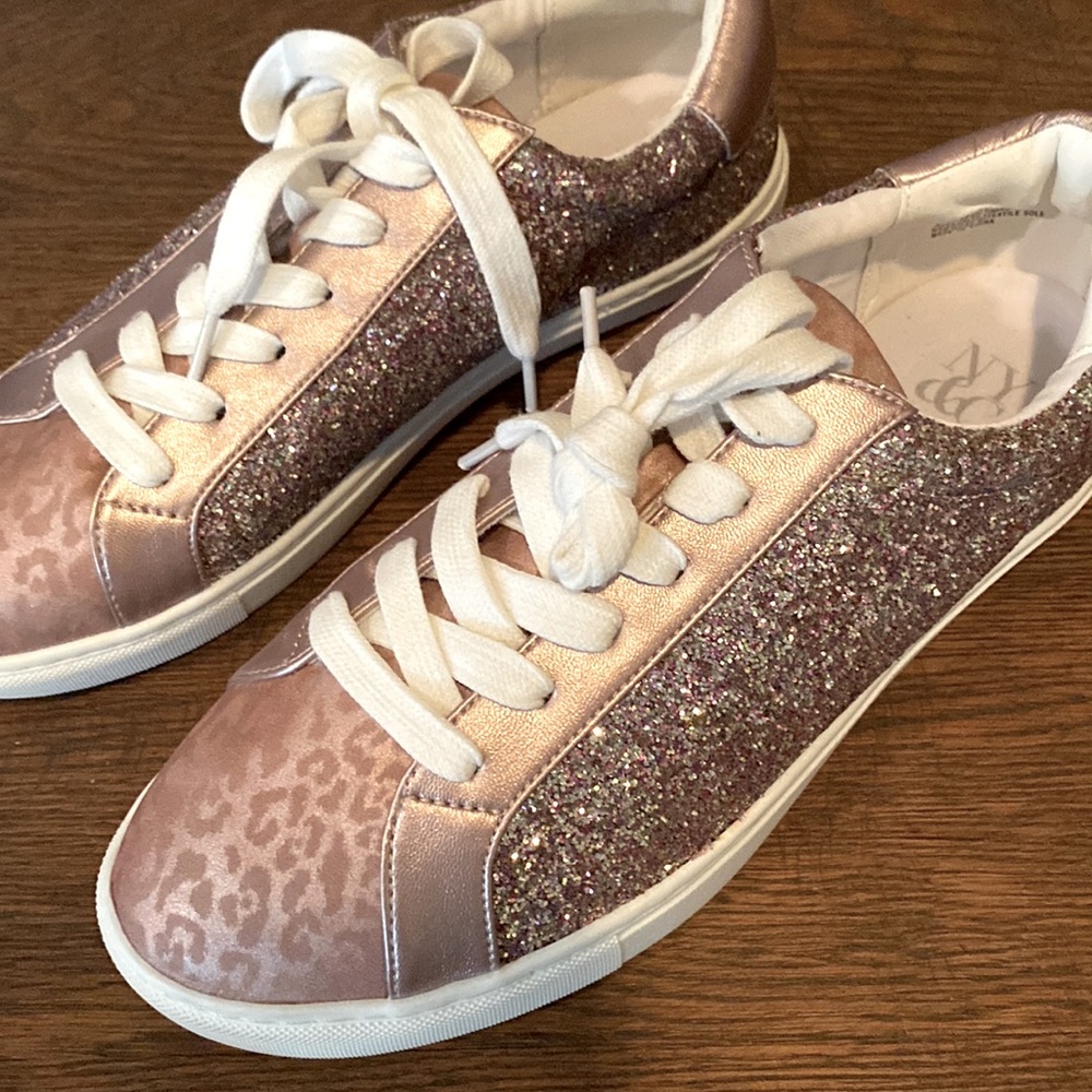 Pink glitter and animal print tennis shoe Ny&CO